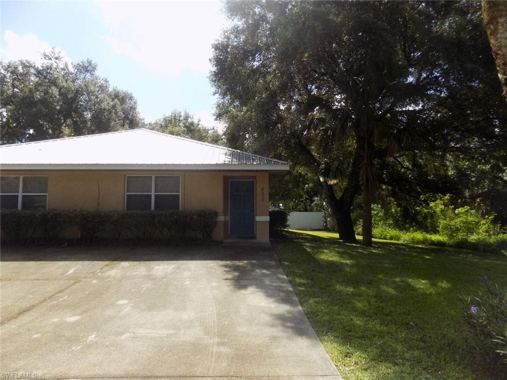 495 Christopher CT LABELLE, FL 33935
