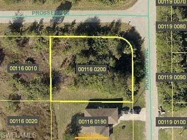 352 Progress AVE LEHIGH ACRES, FL 33974