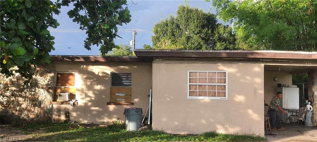 225 Ortiz AVE FORT MYERS, FL 33905