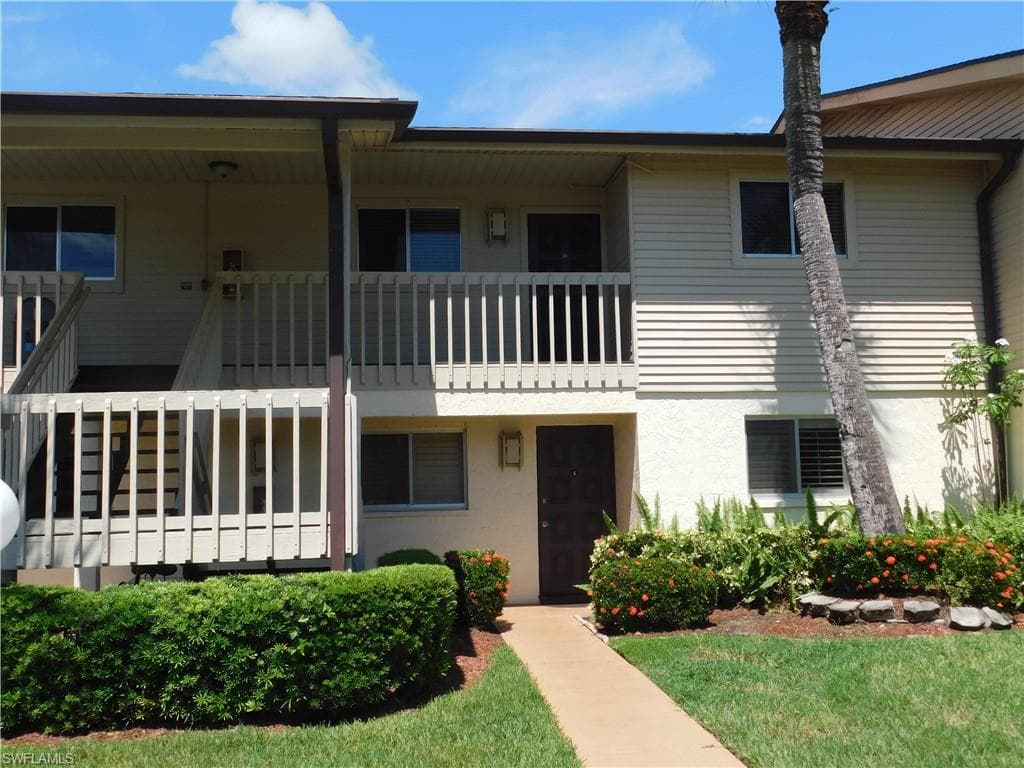 5705 Foxlake DR 10 NORTH FORT MYERS, FL 33917