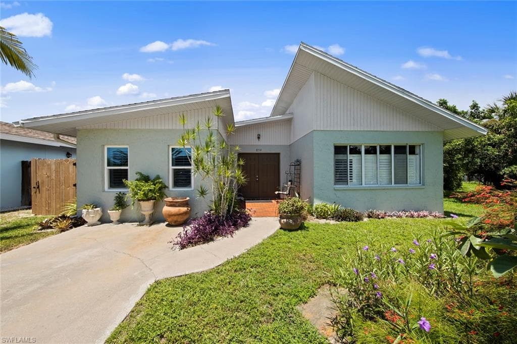 859 106TH AVE N NAPLES, FL 34108