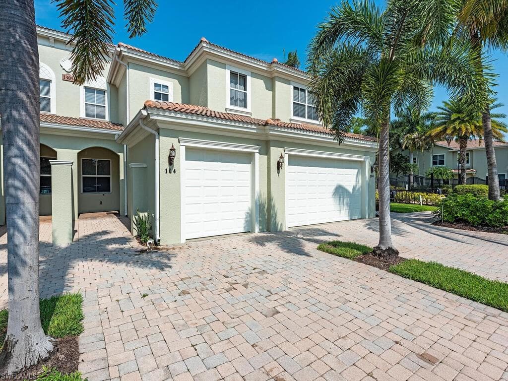1305 Mariposa CIR 1-104 NAPLES, FL 34105