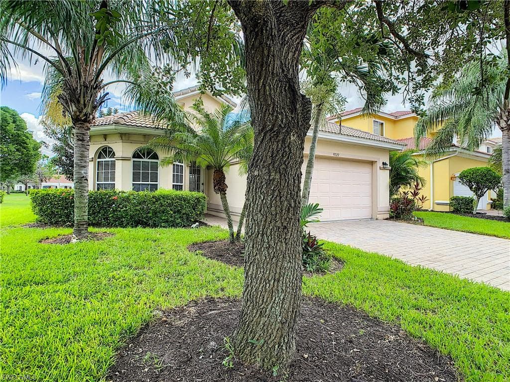 9727 Silvercreek CT