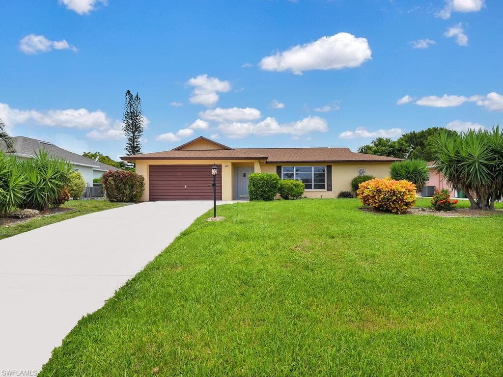 1405 SE 30th TER CAPE CORAL, FL 33904