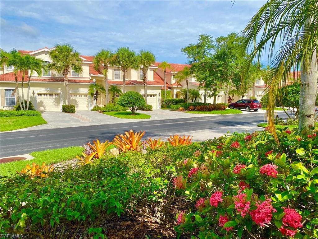 4685 Winged Foot CT 2-103 NAPLES, FL 34112
