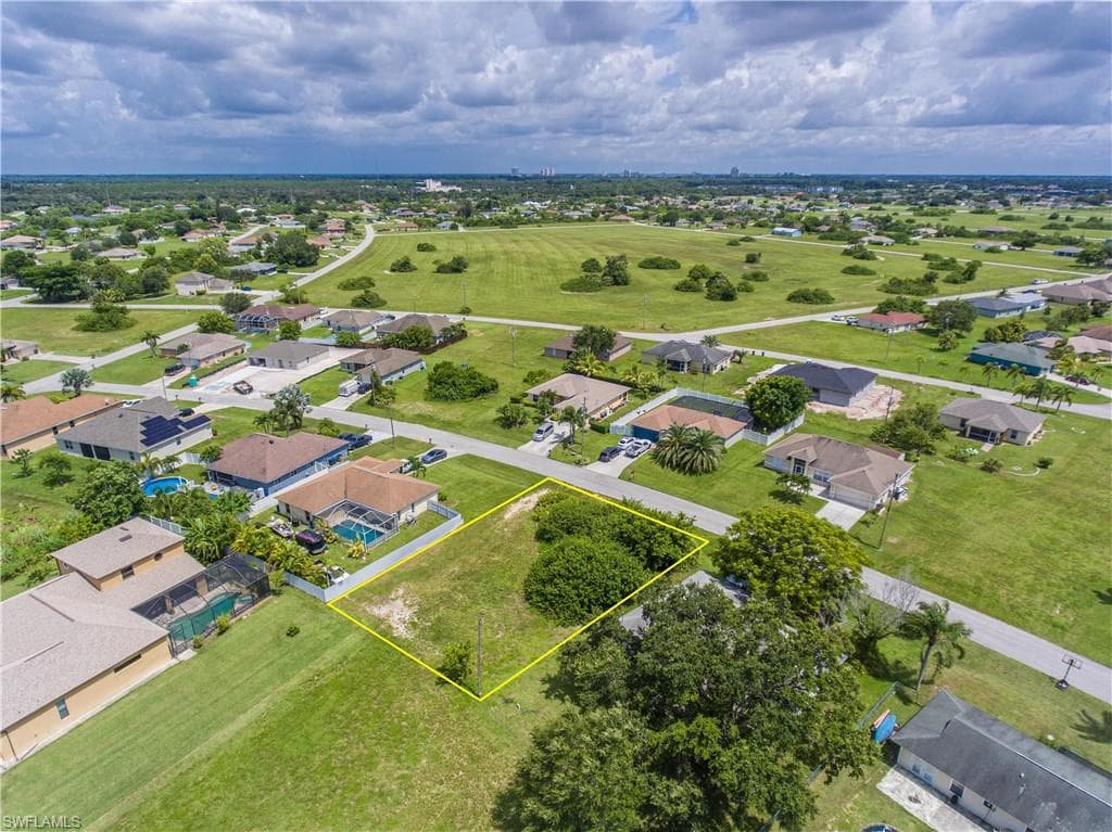 1917 NE 20th ST CAPE CORAL, FL 33909