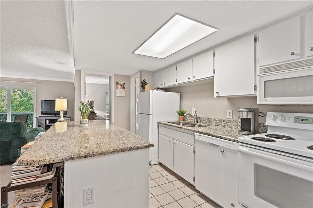 272 Palm DR 3 NAPLES, FL 34112