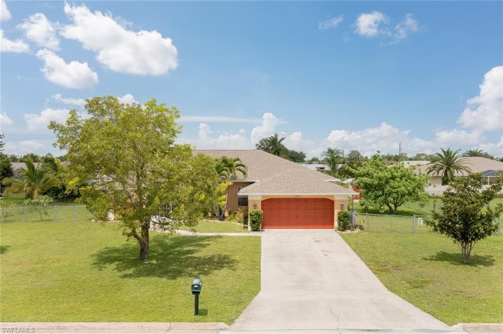 242 Richmond AVE S LEHIGH ACRES, FL 33936
