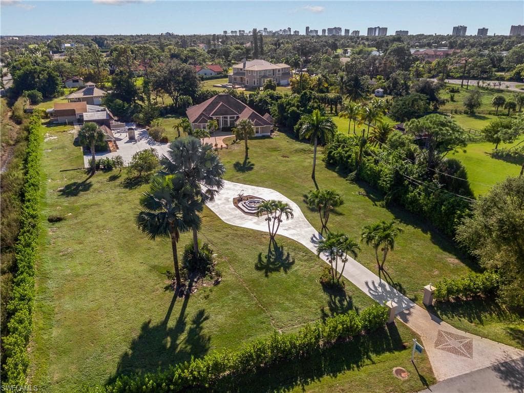 400 Carica RD NAPLES, FL 34108