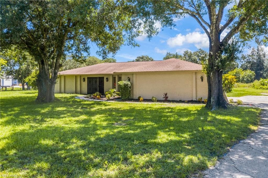 19250 Tammy LN NORTH FORT MYERS, FL 33917