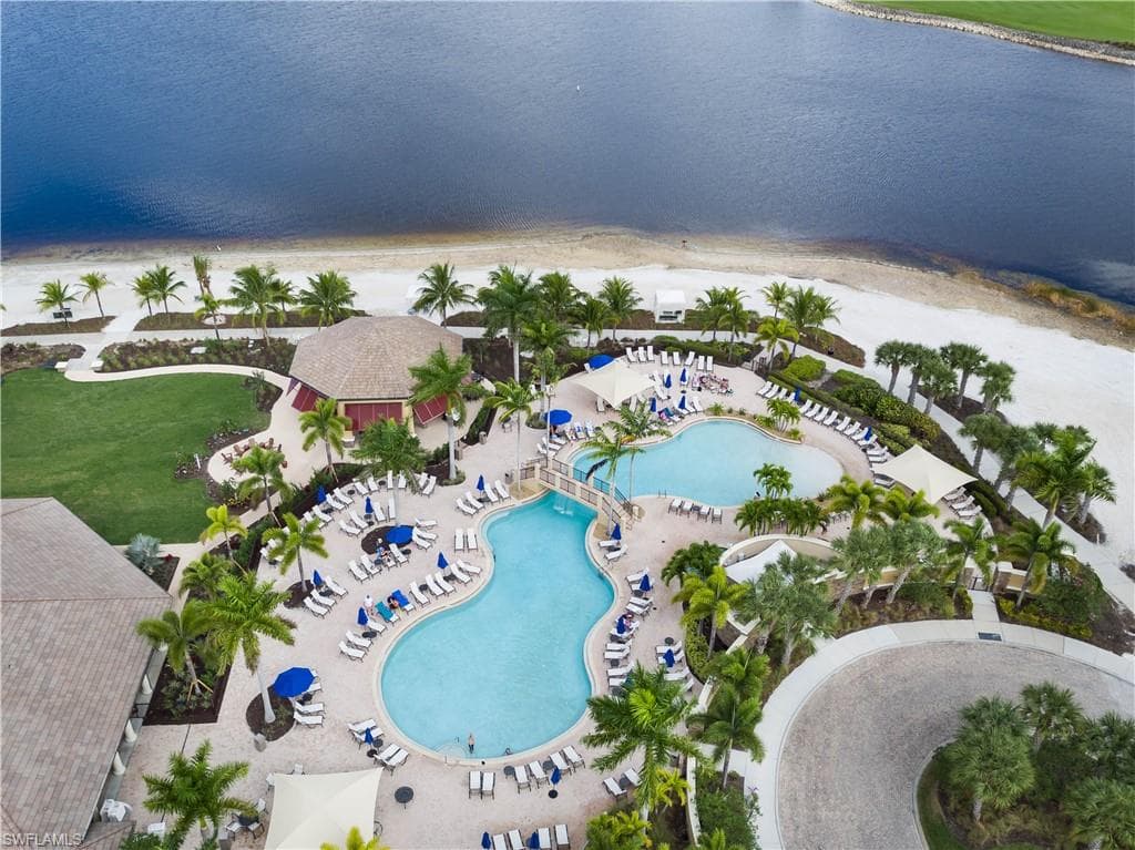 9373 Copper Canyon CT NAPLES, FL 34120