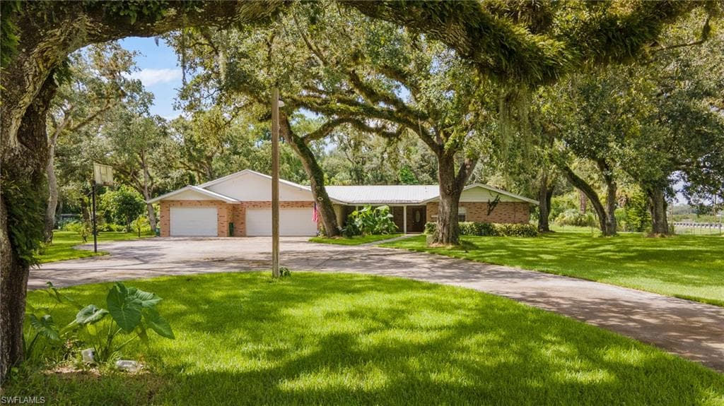 2340 Old N River RD LABELLE, FL 33935
