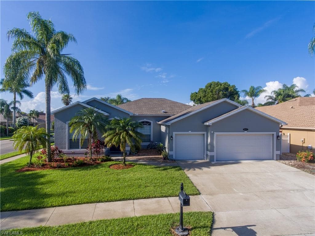 8622 Pebblebrooke DR NAPLES, FL 34119