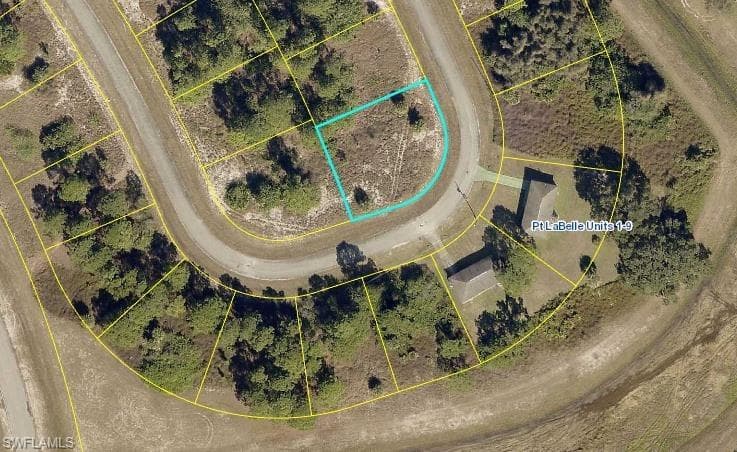 8022 Memory CIR LABELLE, FL 33935