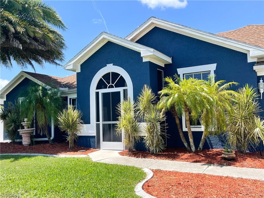 2633 8th TER CAPE CORAL, FL 33993