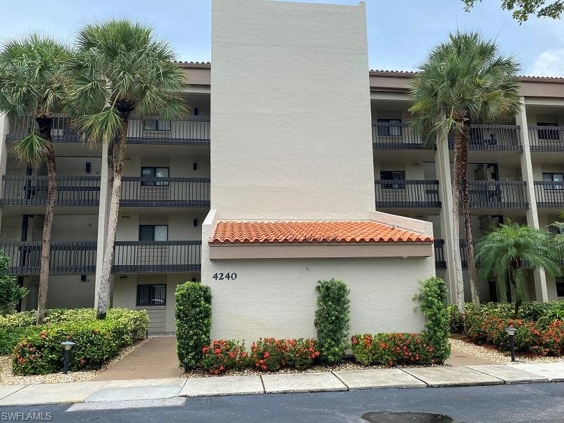 4240 Steamboat BEND 205 FORT MYERS, FL 33919