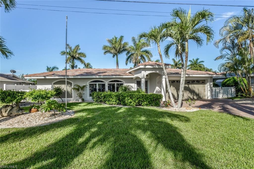 5244 Seminole CT CAPE CORAL, FL 33904