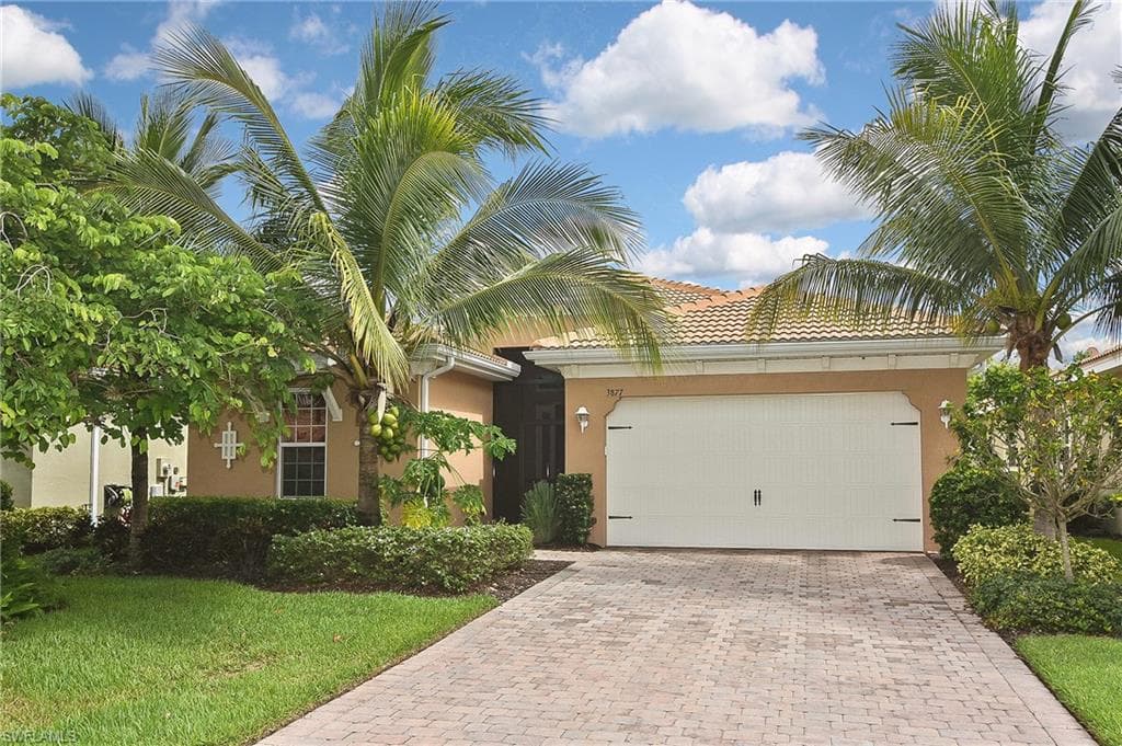 3877 King Williams ST FORT MYERS, FL 33916