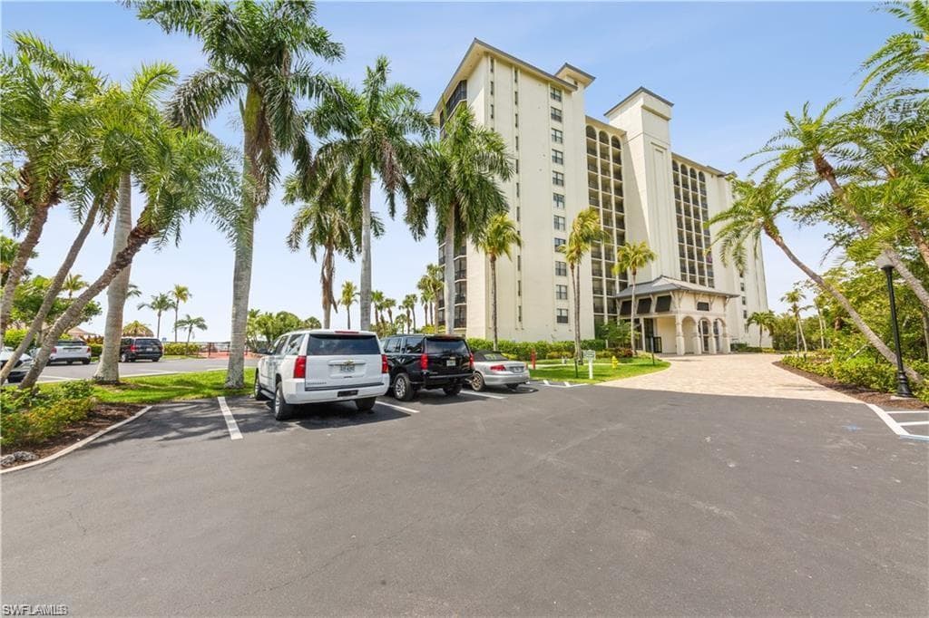 17080 Harbour Point DR 4G FORT MYERS, FL 33908