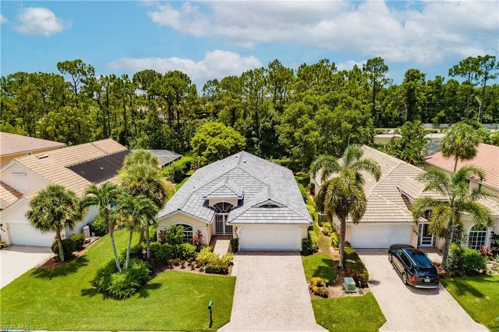 7900 Leicester DR NAPLES, FL 34104