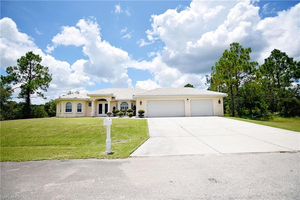 1201 Fitch AVE LEHIGH ACRES, FL 33972