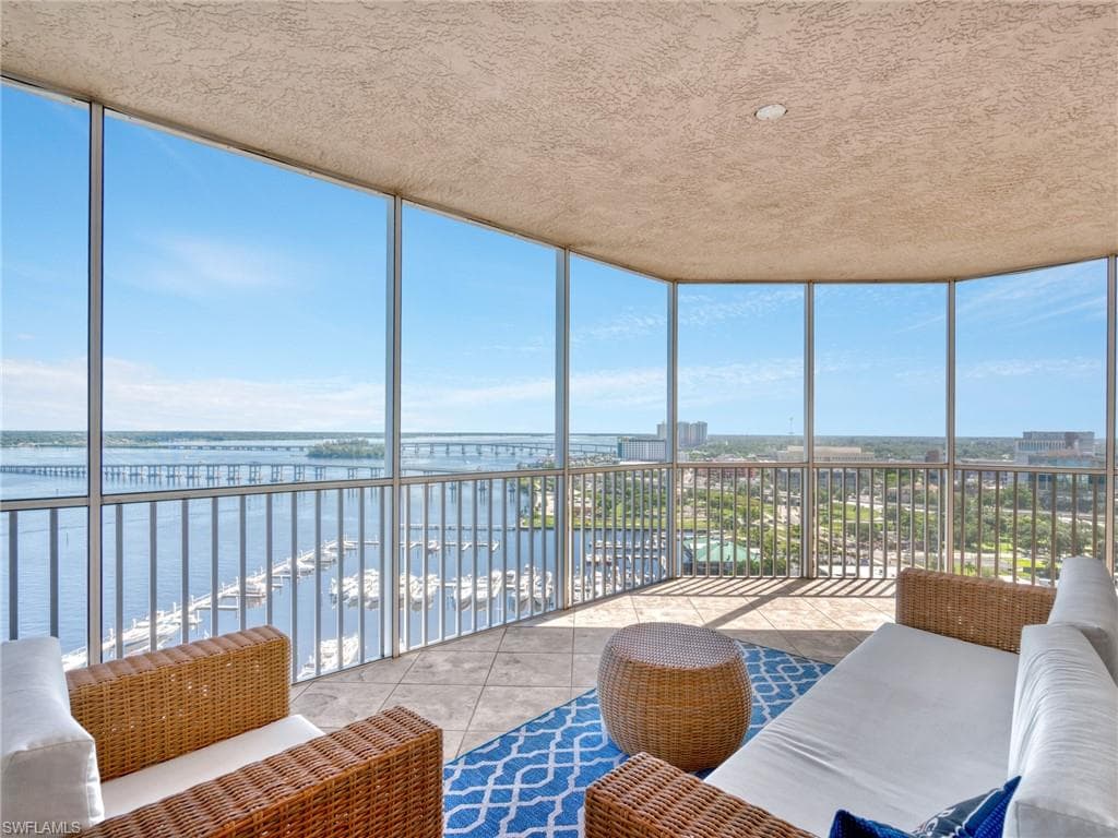 2104 W 1st ST 1904 FORT MYERS, FL 33901