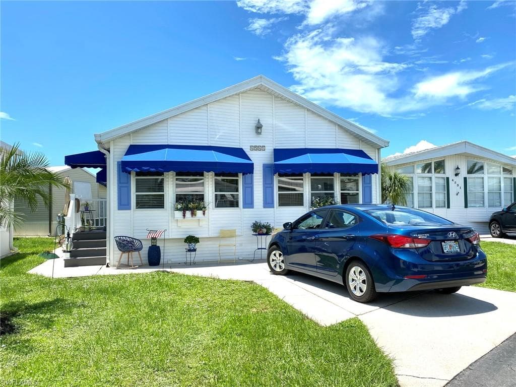 4541 Lantern LN E ESTERO, FL 33928