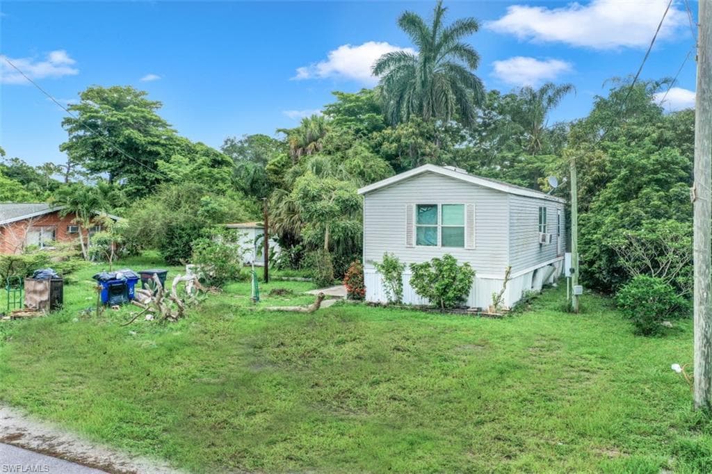27775 New York ST BONITA SPRINGS, FL 34135