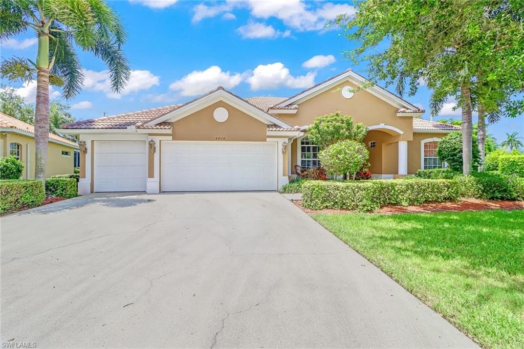 5010 Old Pond DR NAPLES, FL 34104