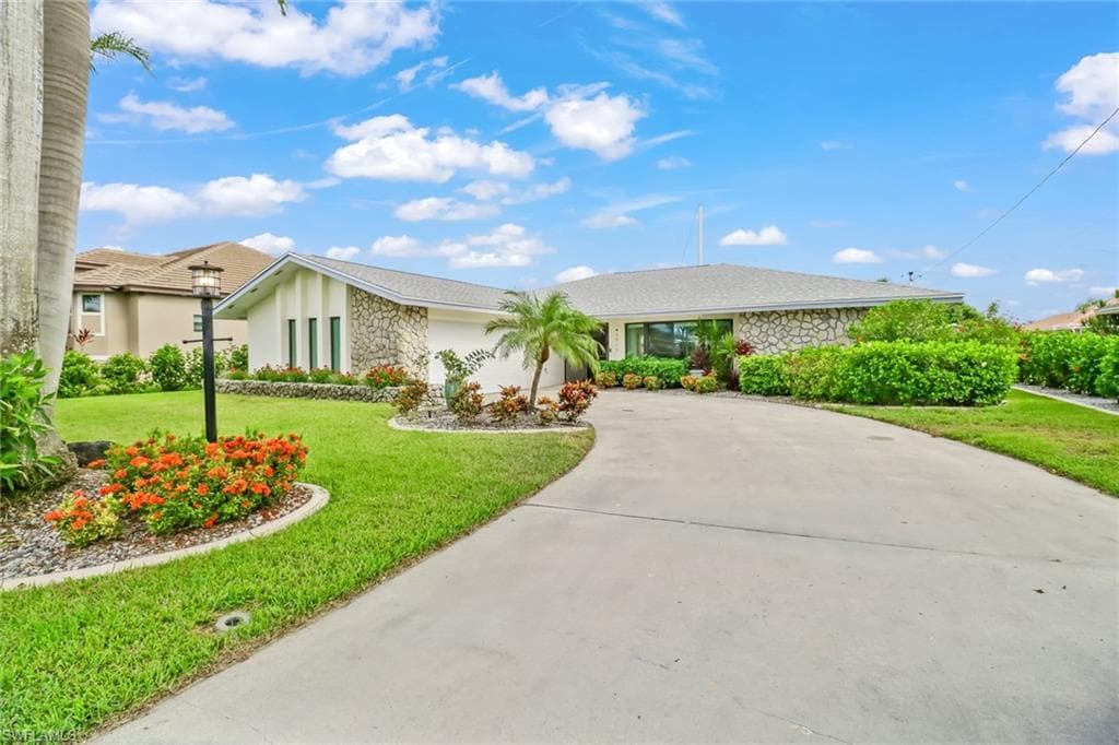 1917 SE 37th ST CAPE CORAL, FL 33904