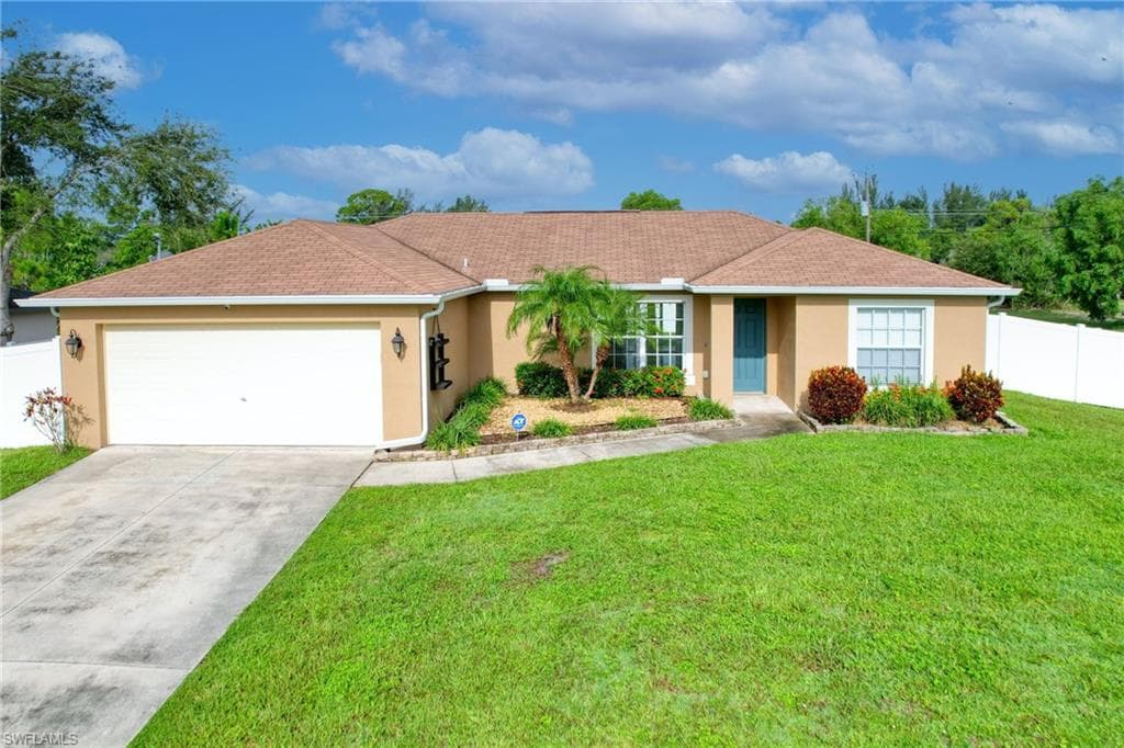 1216 SW 7th CT CAPE CORAL, FL 33991