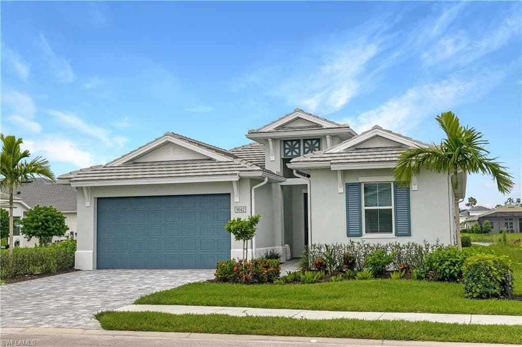 9042 Montserrat DR NAPLES, FL 34114