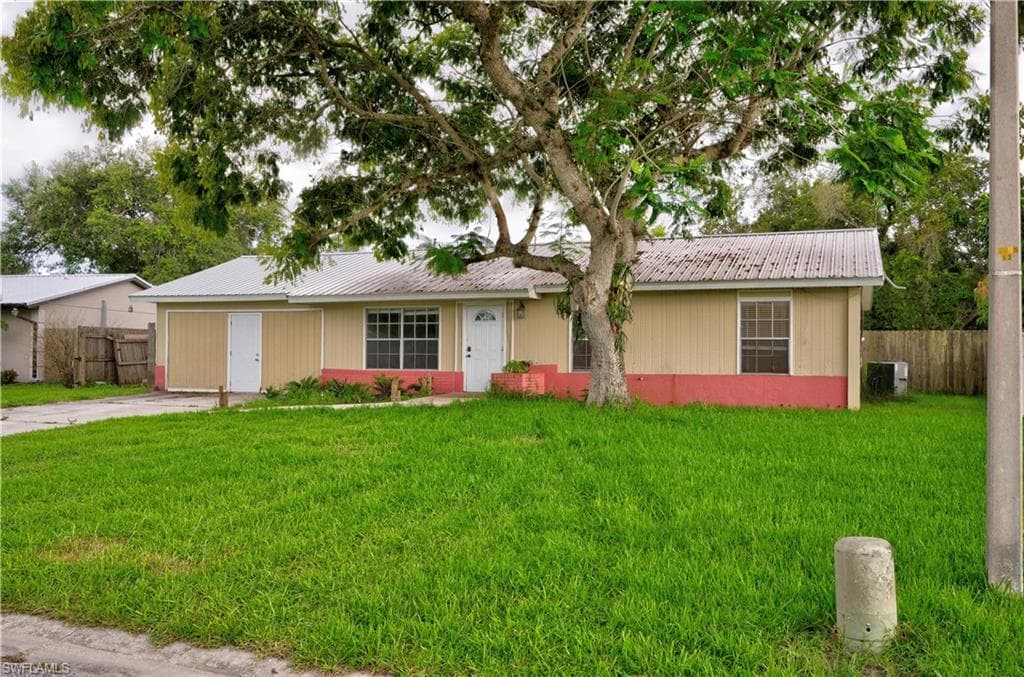 4051 Rainbow CIR LABELLE, FL 33935