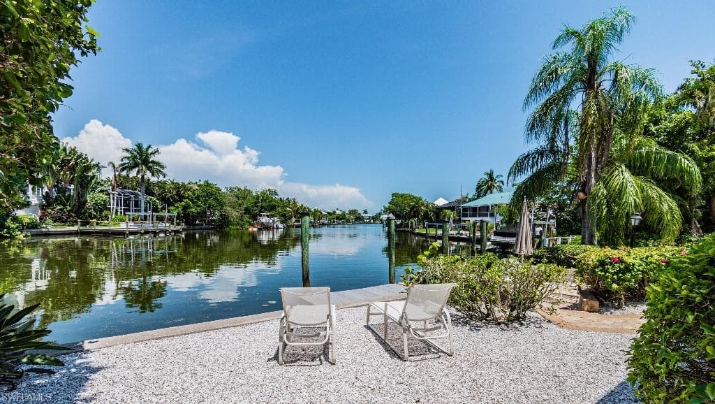 1850 Dixie Beach BLVD SANIBEL, FL 33957