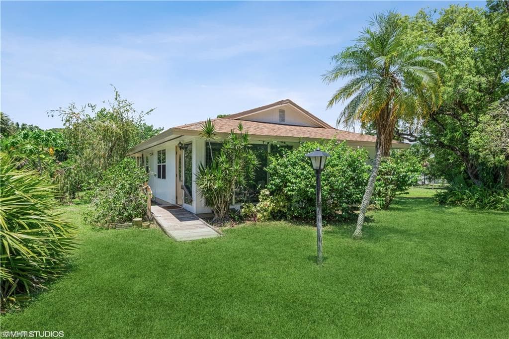 1863 Beech AVE NAPLES, FL 34112