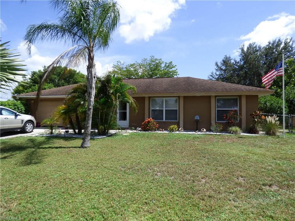 454 Candlewick CIR N LEHIGH ACRES, FL 33936