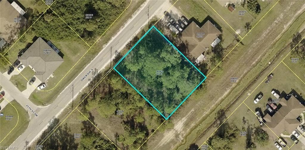2401/2403 Owen AVE S LEHIGH ACRES, FL 33973
