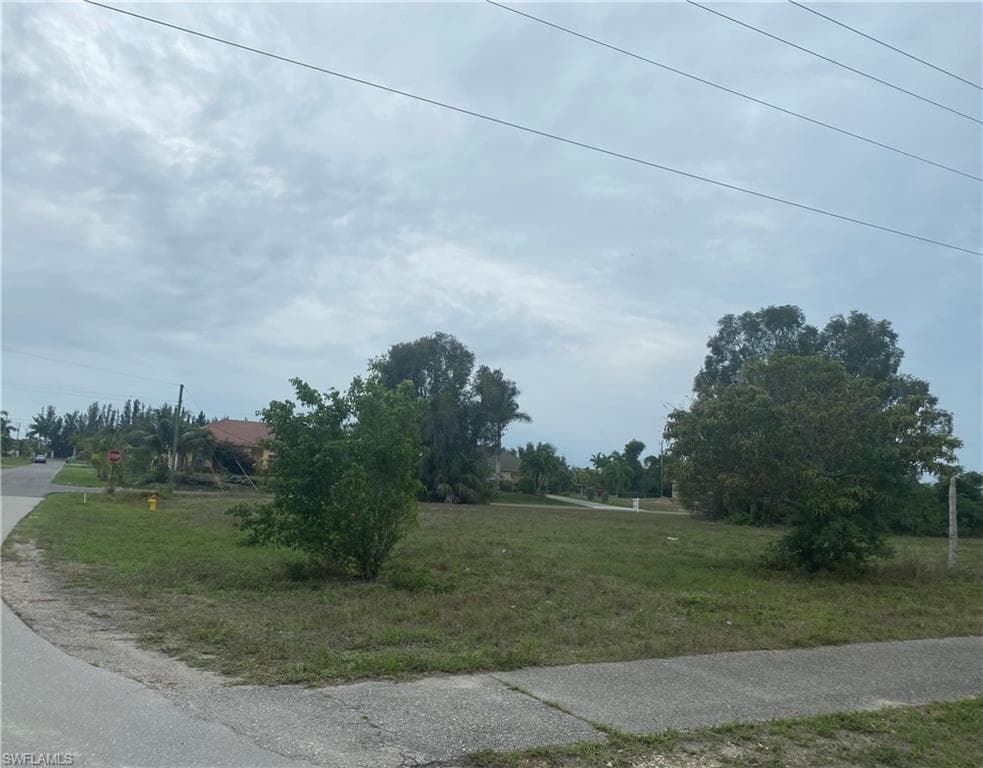 1401 4th ST CAPE CORAL, FL 33993