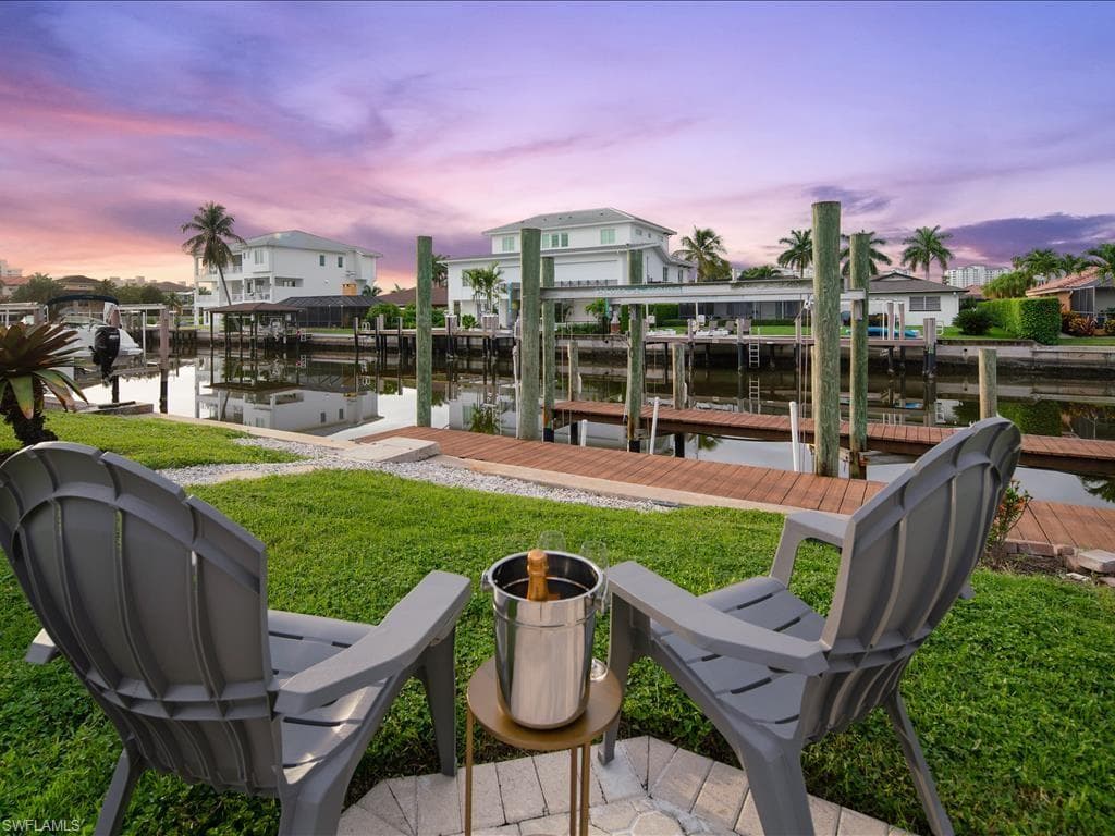 373 Egret AVE NAPLES, FL 34108