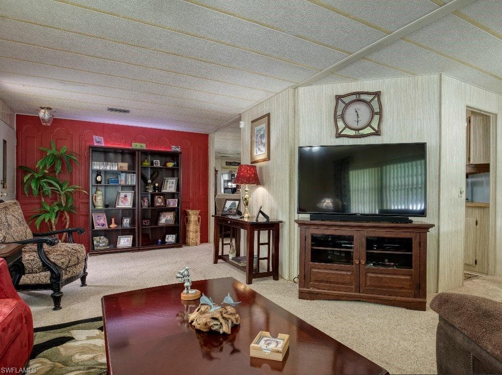 3044 Longview LN NORTH FORT MYERS, FL 33917
