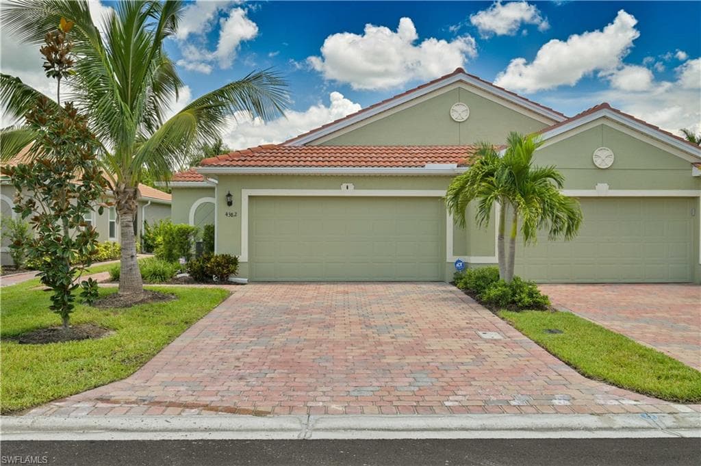 4382 Dutchess Park RD FORT MYERS, FL 33916