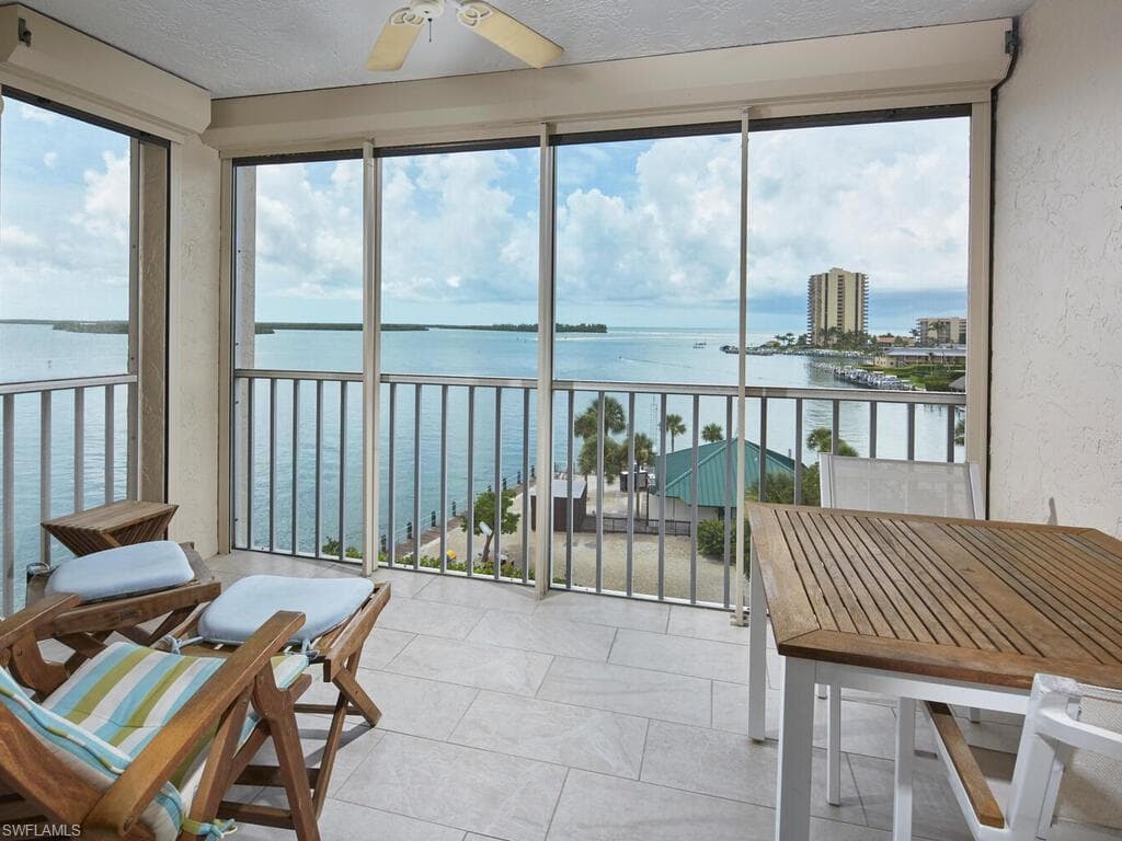 901 Collier CT 5-602 MARCO ISLAND, FL 34145