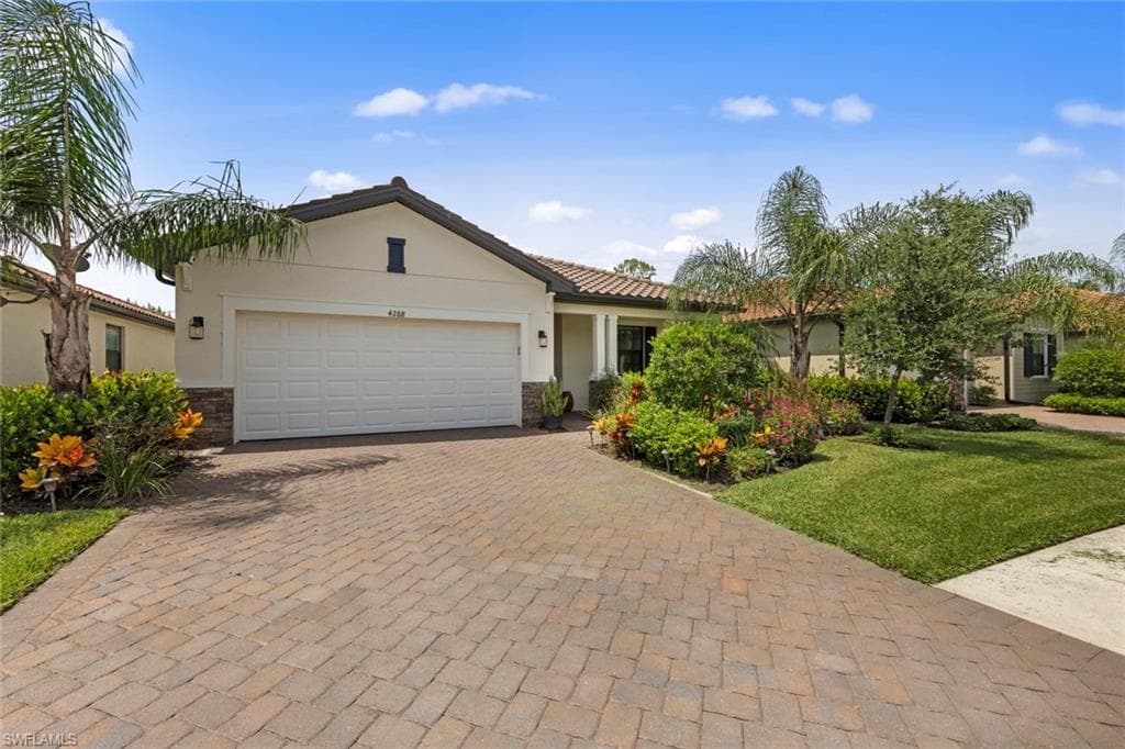 4288 Raffia Palm CIR NAPLES, FL 34119
