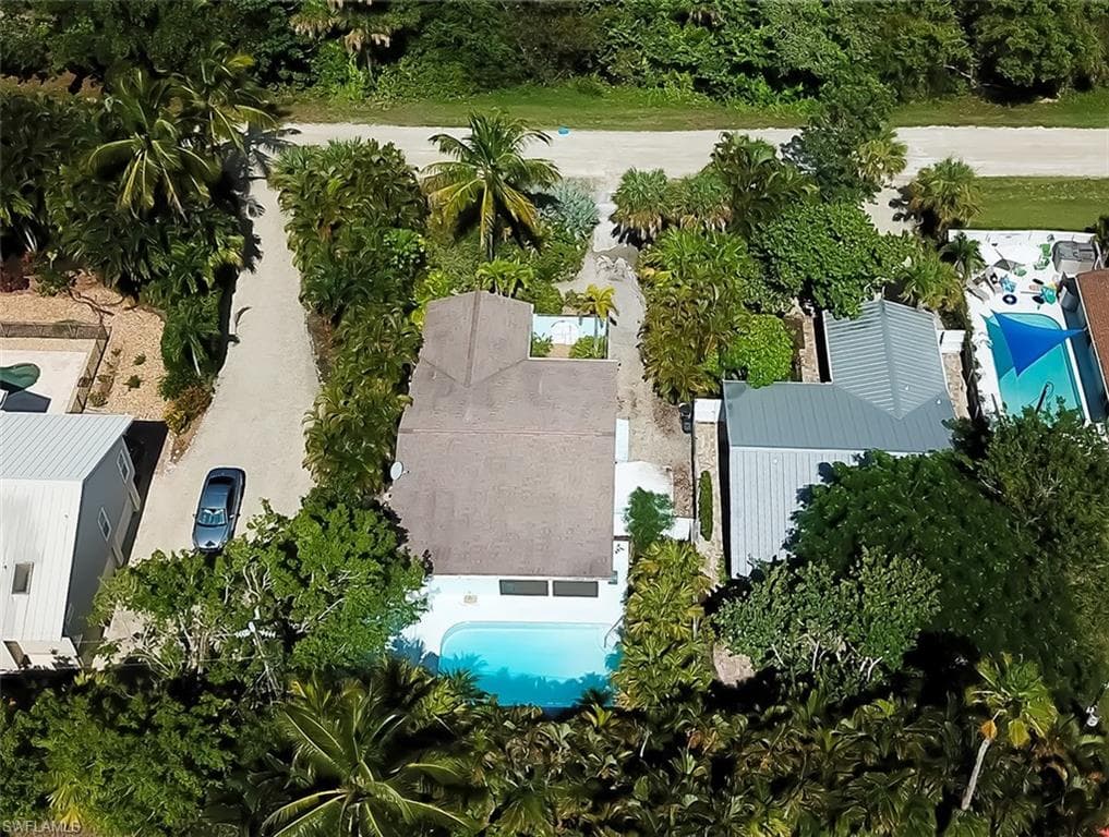 535 Birdsong PL SANIBEL, FL 33957