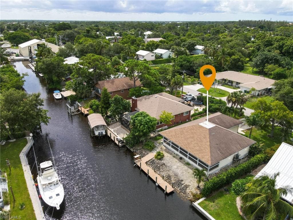 2701 Lakeview DR NAPLES, FL 34112