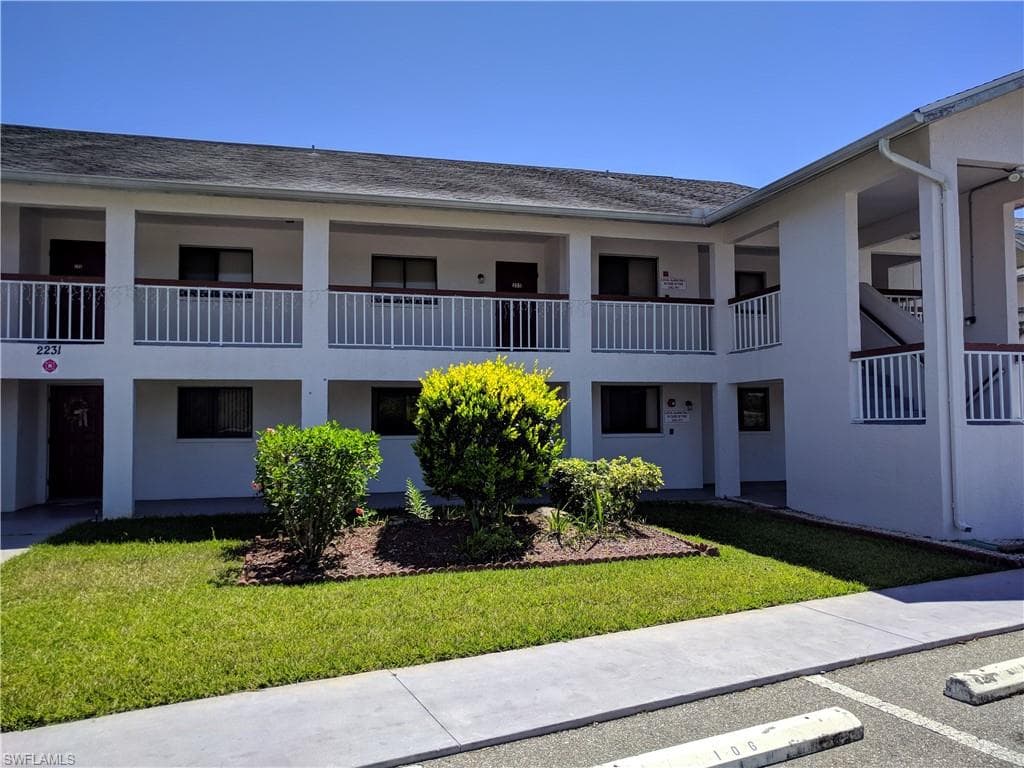 2231 E 5th ST 105 LEHIGH ACRES, FL 33936