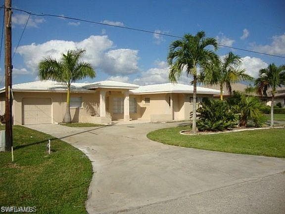 751 Coral DR CAPE CORAL, FL 33904