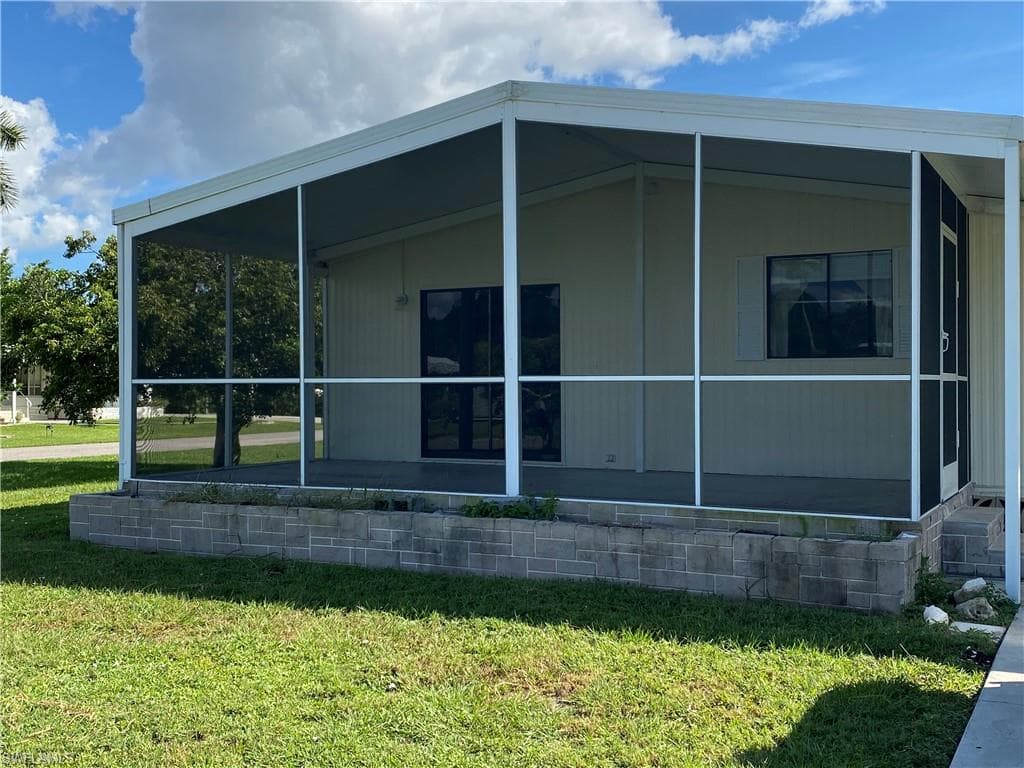 219 Riverwood RD NAPLES, FL 34114