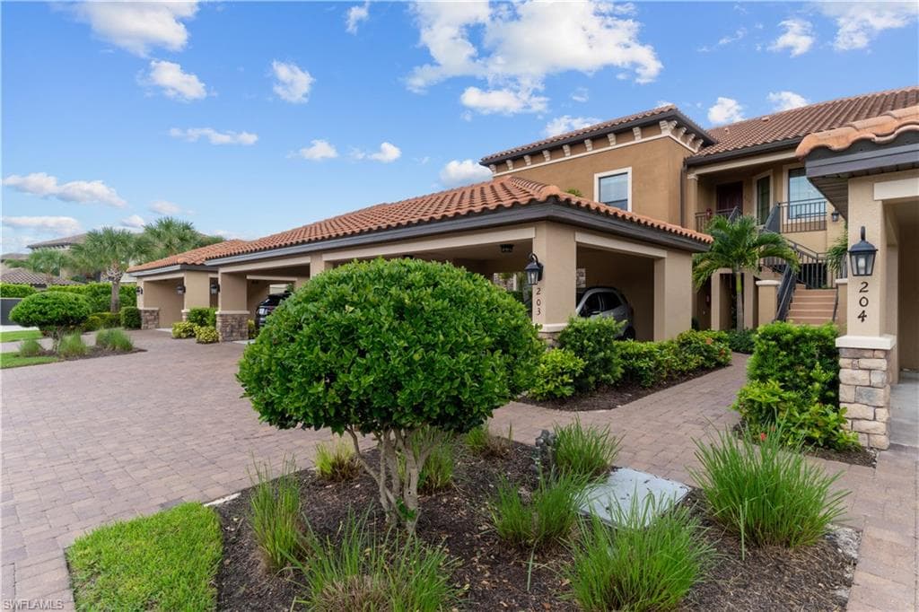 9425 Benvenuto CT 6-203 NAPLES, FL 34119