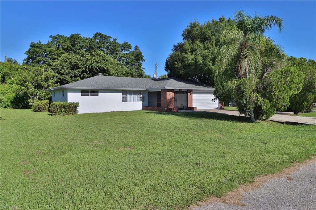 205 Utah AVE FORT MYERS, FL 33905